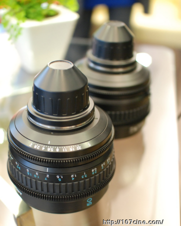 来，一起近距离摸摸F3